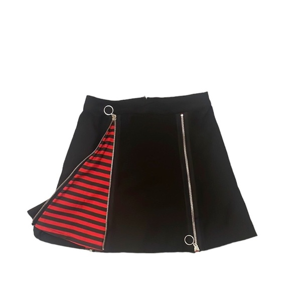 Hot Topic Black & Red Stripe Zipper Insert Skirt With Pockets - Picture 3 of 9
